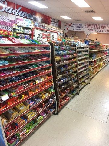 1220 W 9th St, Merced, CA 95341